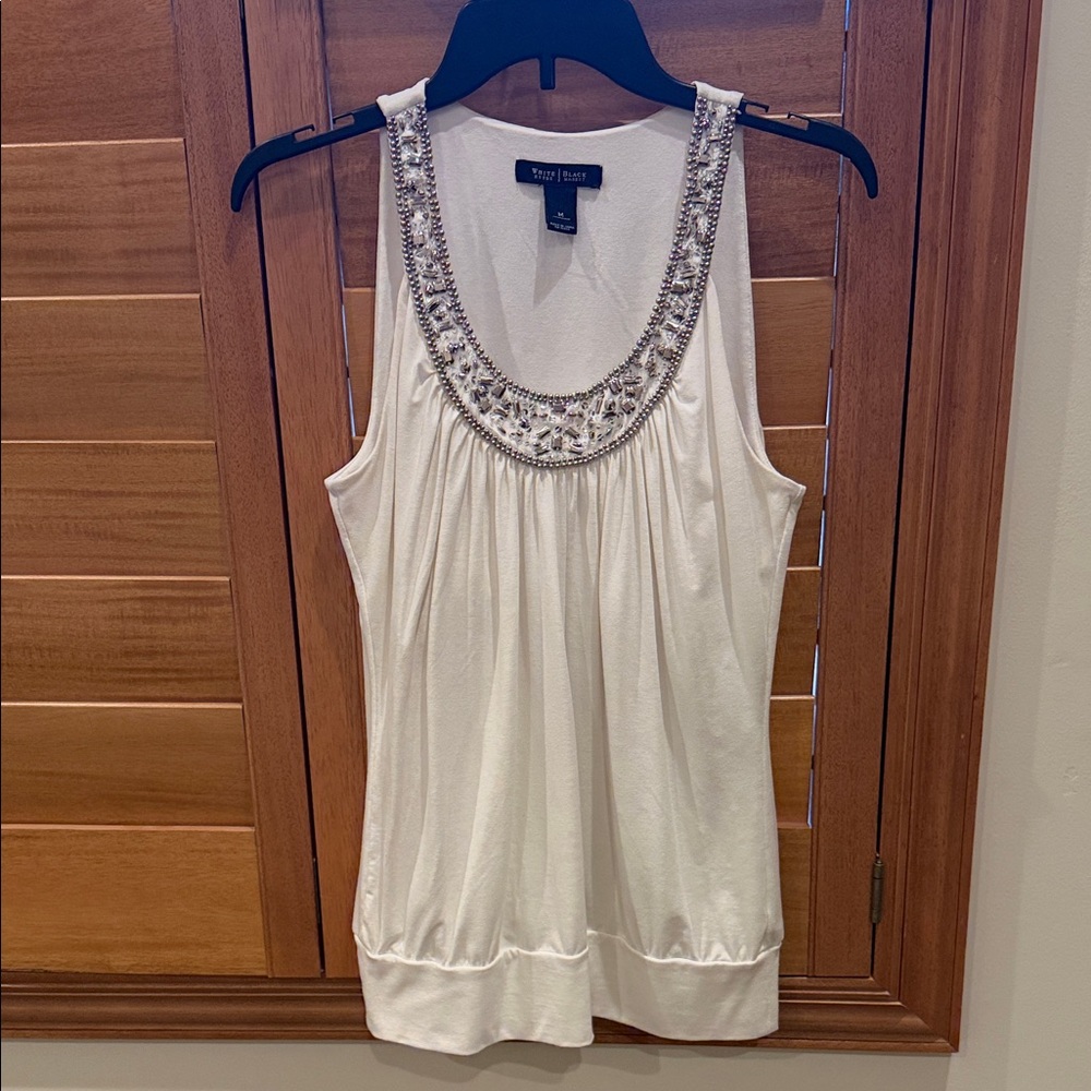 WHITE HOUSE BLACK MARKET WHITE sequin neck top